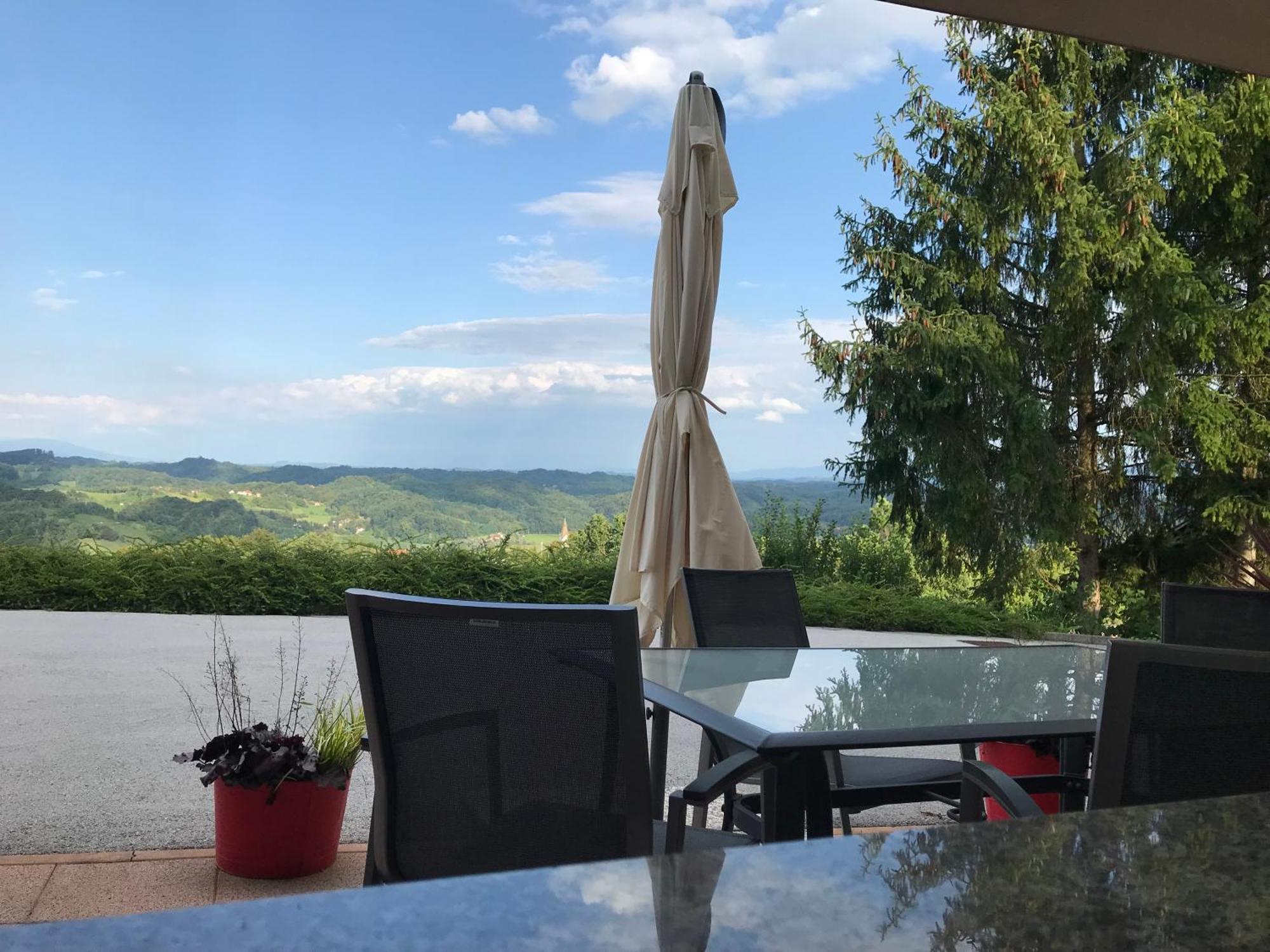 Ferienwohnung Morning Coffee W A View :) Podčetrtek Exterior foto